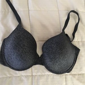 34 DDD Victoria’s Secret T-shirt bra